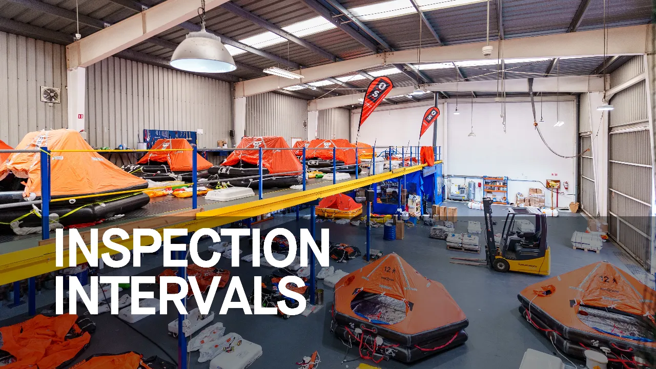 ¿Cada cuánto revisar el material de seguridad de tu embarcación?